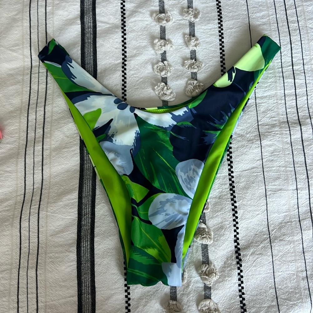 Bikini bottoms